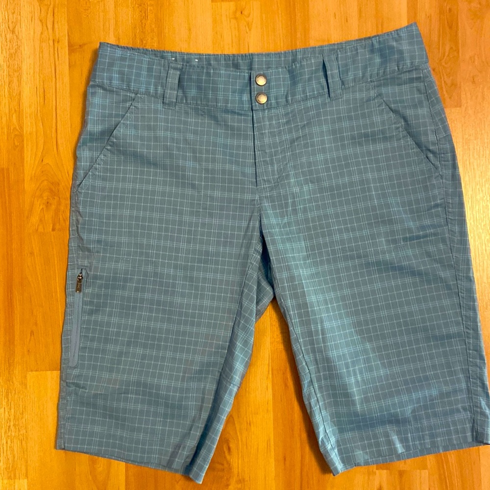 Columbia ladies shorts sz 10